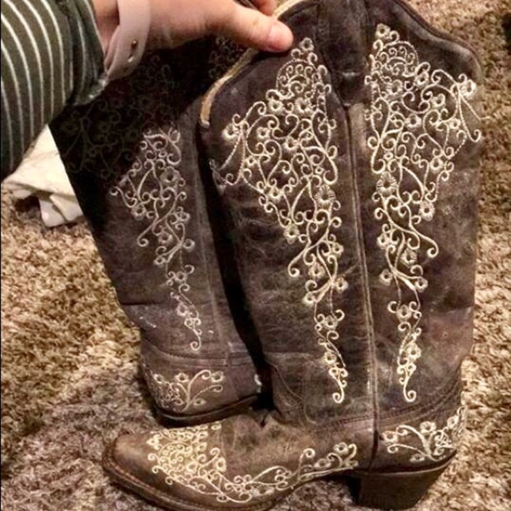 Corral boots